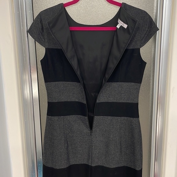 Judith & Charles wool dress - Picture 9 of 10